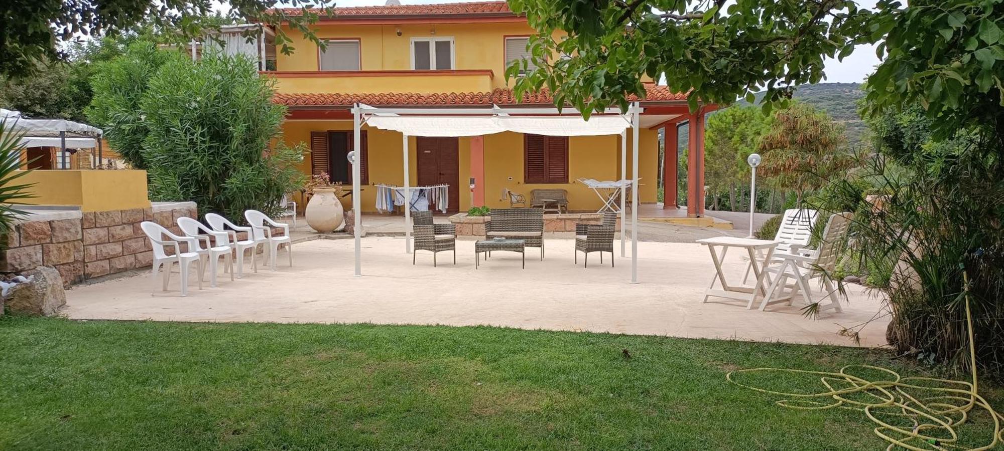 Bed & Breakfast Il Rosmarino 博萨 外观 照片